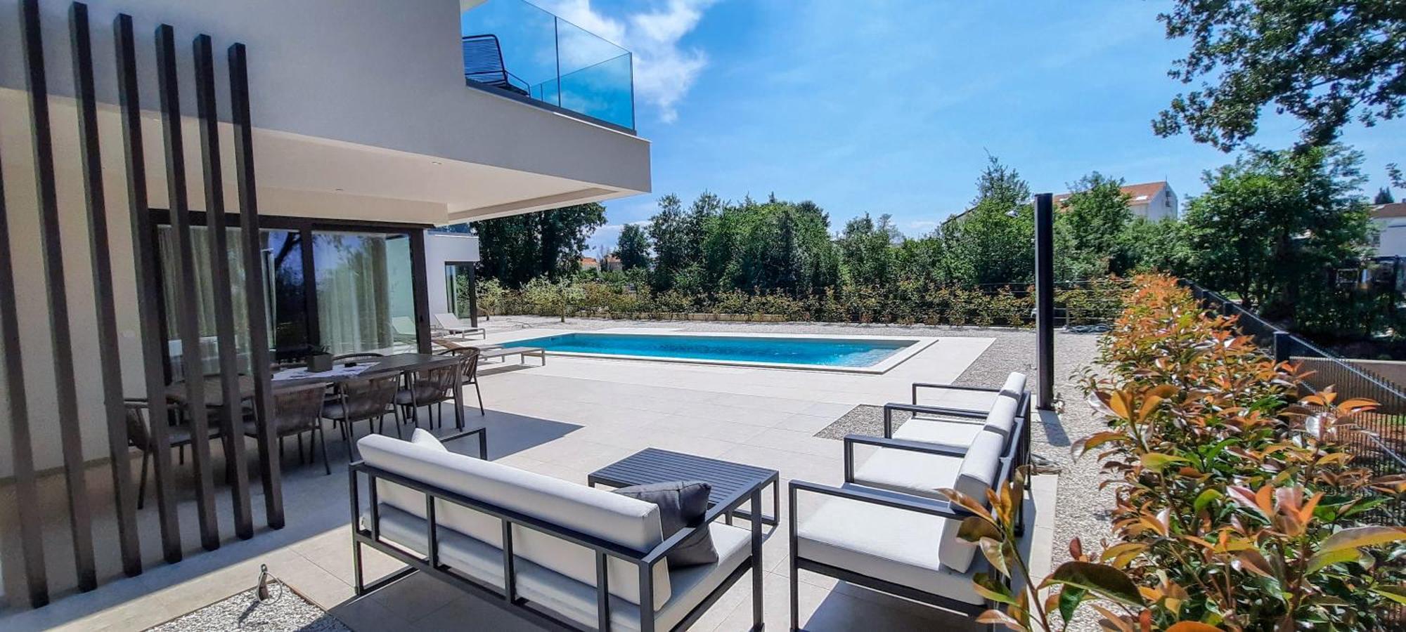 Lux Natura Villa *
